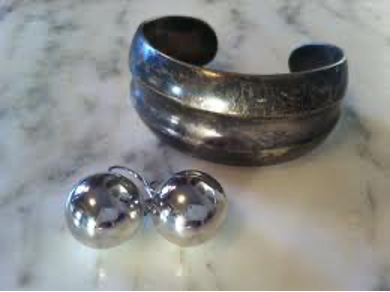 lustrous and can be polished